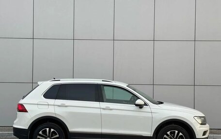 Volkswagen Tiguan II, 2019 год, 2 740 000 рублей, 5 фотография