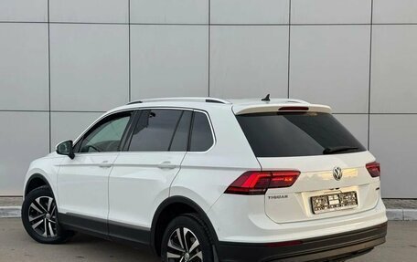 Volkswagen Tiguan II, 2019 год, 2 740 000 рублей, 3 фотография