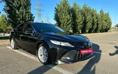 Toyota Camry, 2020 год, 3 850 000 рублей, 2 фотография