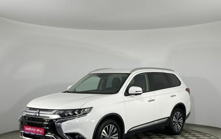 Mitsubishi Outlander III рестайлинг 3, 2019 год, 3 100 000 рублей, 1 фотография