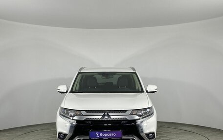 Mitsubishi Outlander III рестайлинг 3, 2019 год, 3 100 000 рублей, 3 фотография