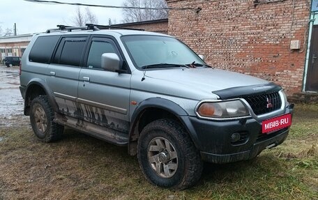 Mitsubishi Pajero Sport II рестайлинг, 2001 год, 850 000 рублей, 2 фотография