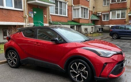 Toyota C-HR I рестайлинг, 2019 год, 2 380 000 рублей, 4 фотография