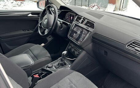 Volkswagen Tiguan II, 2018 год, 3 800 000 рублей, 4 фотография