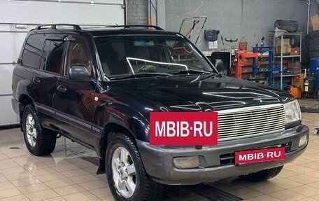 Toyota Land Cruiser 100 рестайлинг 2, 2004 год, 1 750 000 рублей, 2 фотография