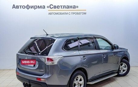 Mitsubishi Outlander III рестайлинг 3, 2013 год, 1 599 000 рублей, 4 фотография