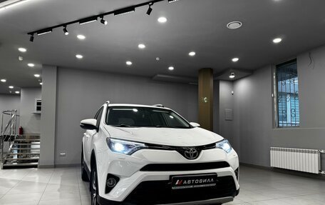 Toyota RAV4, 2018 год, 2 899 000 рублей, 2 фотография