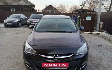 Opel Astra J, 2013 год, 950 000 рублей, 2 фотография