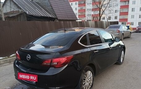 Opel Astra J, 2013 год, 950 000 рублей, 4 фотография