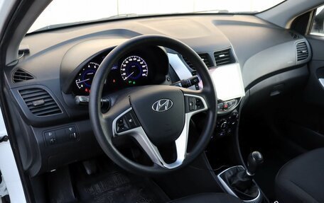 Hyundai Solaris II рестайлинг, 2012 год, 690 000 рублей, 8 фотография