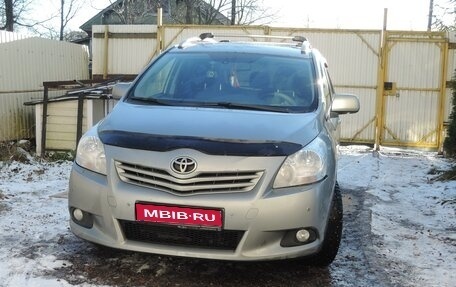 Toyota Verso I, 2011 год, 1 220 000 рублей, 1 фотография