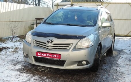 Toyota Verso I, 2011 год, 1 220 000 рублей, 2 фотография