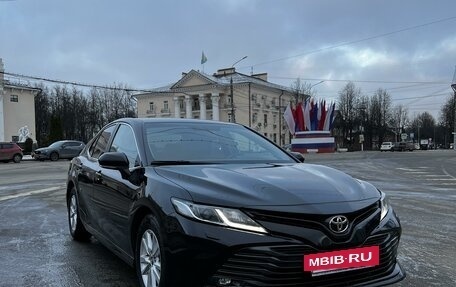 Toyota Camry, 2019 год, 2 350 000 рублей, 3 фотография