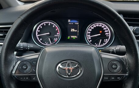 Toyota Camry, 2019 год, 2 350 000 рублей, 24 фотография