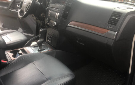 Mitsubishi Pajero IV, 2008 год, 1 590 000 рублей, 8 фотография