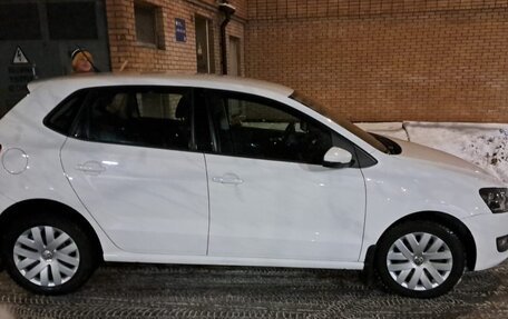 Volkswagen Polo VI (EU Market), 2012 год, 950 000 рублей, 2 фотография