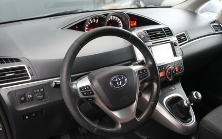 Toyota Verso I, 2014 год, 1 000 000 рублей, 5 фотография