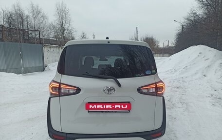 Toyota Sienta II, 2019 год, 1 910 000 рублей, 4 фотография