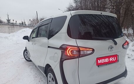 Toyota Sienta II, 2019 год, 1 910 000 рублей, 6 фотография