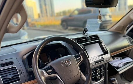 Toyota Land Cruiser Prado 150 рестайлинг 2, 2018 год, 4 990 000 рублей, 3 фотография