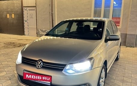 Volkswagen Polo VI (EU Market), 2012 год, 830 000 рублей, 2 фотография