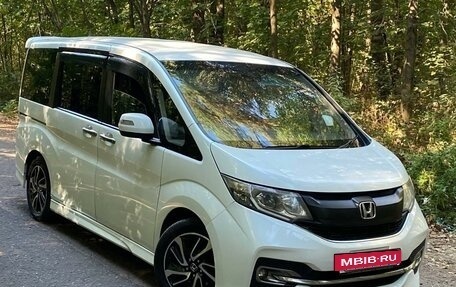 Honda Stepwgn IV, 2017 год, 2 250 000 рублей, 4 фотография