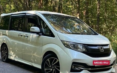 Honda Stepwgn IV, 2017 год, 2 250 000 рублей, 8 фотография