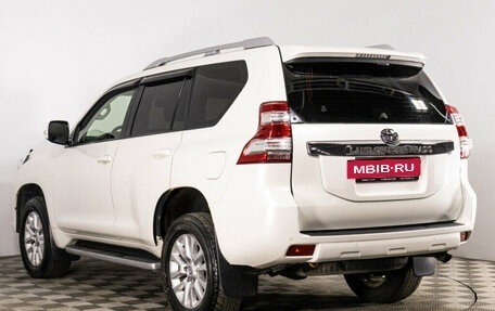 Toyota Land Cruiser Prado 150 рестайлинг 2, 2015 год, 3 299 000 рублей, 7 фотография