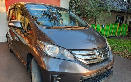 Honda Freed I, 2013 год, 1 550 000 рублей, 2 фотография