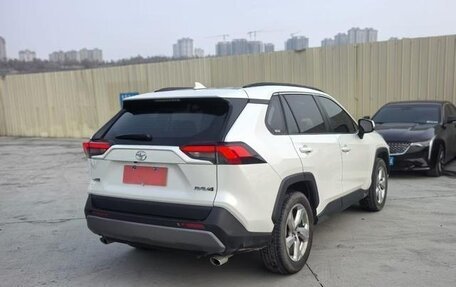 Toyota RAV4, 2020 год, 2 550 000 рублей, 6 фотография