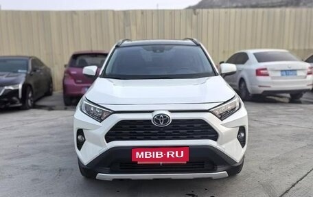 Toyota RAV4, 2020 год, 2 550 000 рублей, 2 фотография