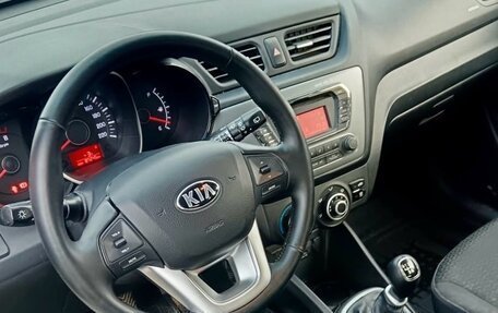 KIA Rio III рестайлинг, 2015 год, 995 000 рублей, 3 фотография