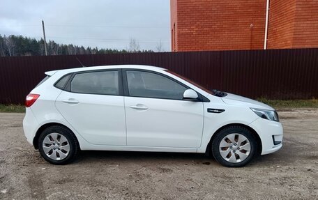 KIA Rio III рестайлинг, 2015 год, 995 000 рублей, 2 фотография