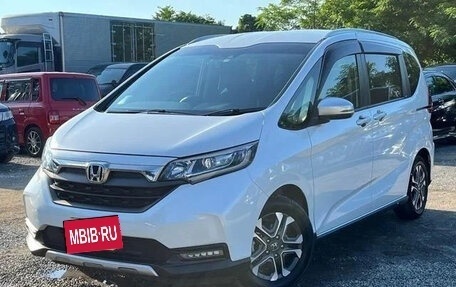 Honda Freed II, 2021 год, 1 150 000 рублей, 2 фотография