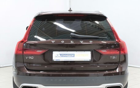 Volvo V90 Cross Country I рестайлинг, 2017 год, 3 000 000 рублей, 6 фотография