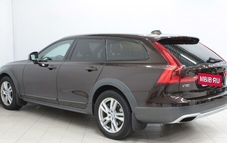 Volvo V90 Cross Country I рестайлинг, 2017 год, 3 000 000 рублей, 7 фотография