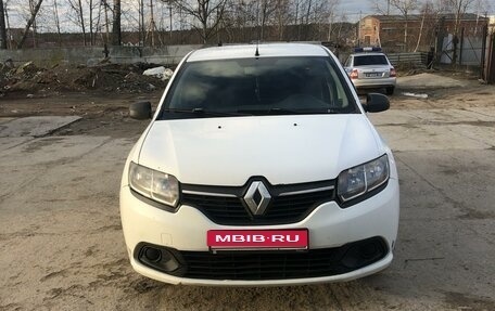 Renault Logan II, 2015 год, 620 000 рублей, 1 фотография