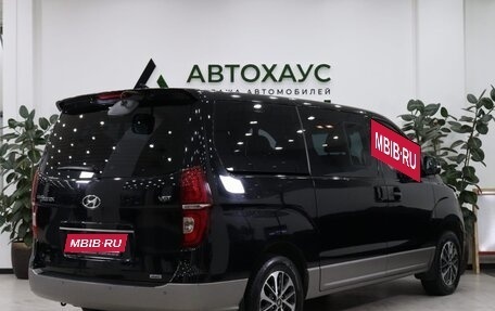 Hyundai Grand Starex Grand Starex I рестайлинг 2, 2018 год, 2 888 000 рублей, 4 фотография