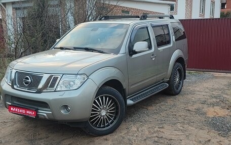 Nissan Pathfinder, 2011 год, 2 000 000 рублей, 1 фотография