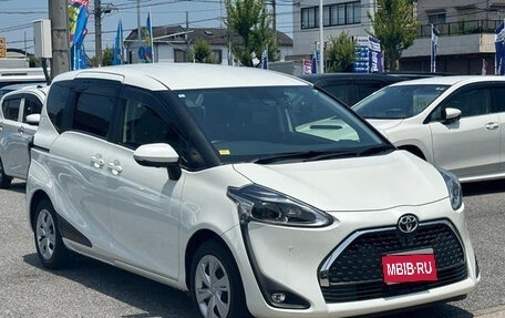 Toyota Sienta II, 2021 год, 1 130 000 рублей, 1 фотография