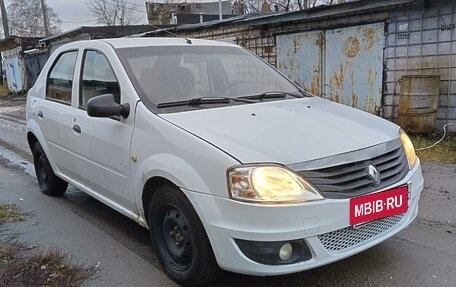 Renault Logan I, 2015 год, 295 000 рублей, 2 фотография