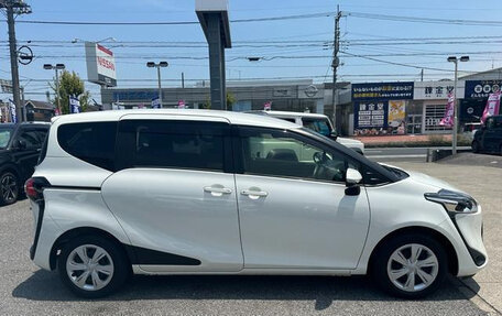 Toyota Sienta II, 2021 год, 1 130 000 рублей, 4 фотография