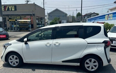 Toyota Sienta II, 2021 год, 1 130 000 рублей, 3 фотография