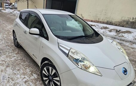 Nissan Leaf I, 2012 год, 1 150 000 рублей, 2 фотография