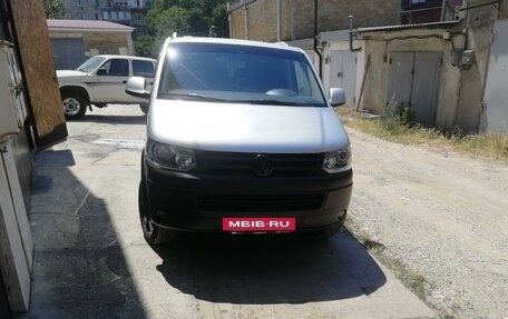 Volkswagen Caravelle T5, 2010 год, 2 500 000 рублей, 2 фотография