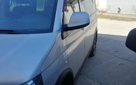 Volkswagen Caravelle T5, 2010 год, 2 500 000 рублей, 16 фотография