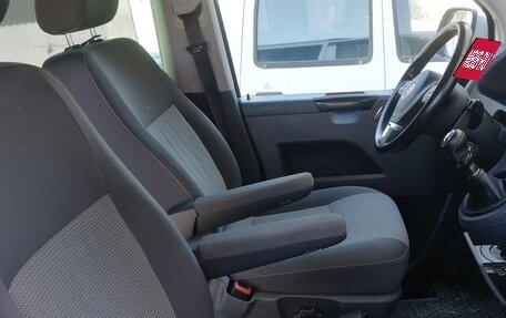 Volkswagen Caravelle T5, 2010 год, 2 500 000 рублей, 20 фотография