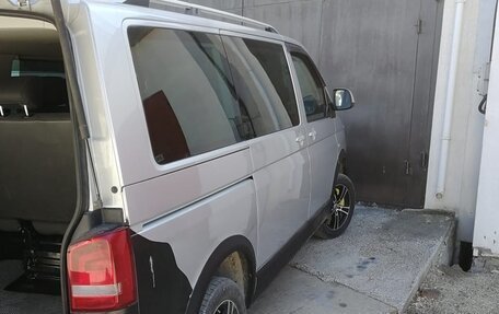 Volkswagen Caravelle T5, 2010 год, 2 500 000 рублей, 24 фотография