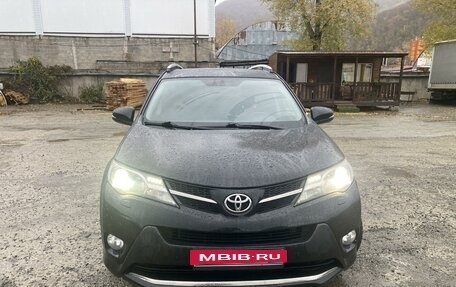 Toyota RAV4, 2014 год, 2 300 000 рублей, 4 фотография