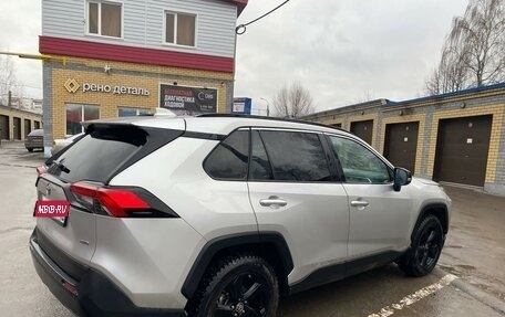 Toyota RAV4, 2021 год, 3 800 000 рублей, 2 фотография